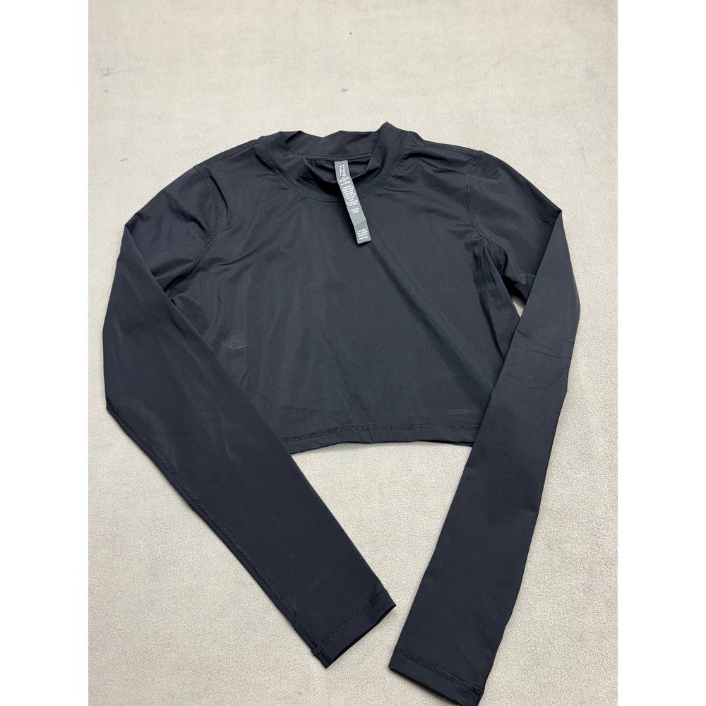 Vuori Dune Crop Top Womens Black Long Sleeve Mock Neck Activewear VW1024 Size M